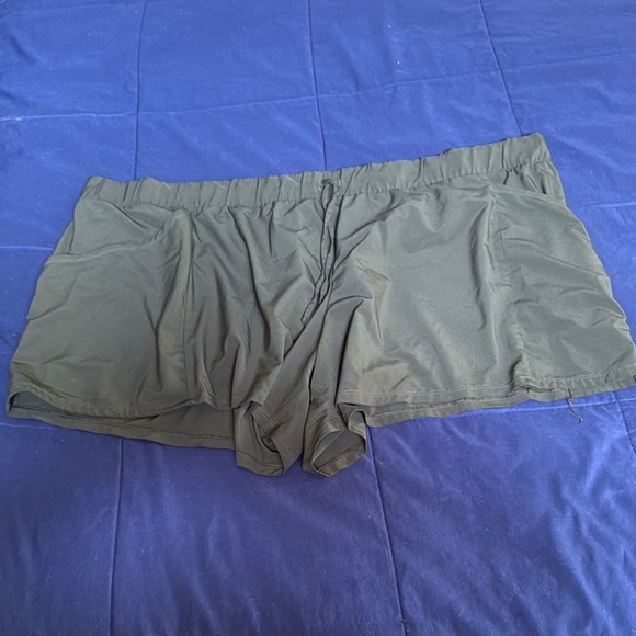Olive Green Women's Shorts PLUS 4 - Picture 1 of 7